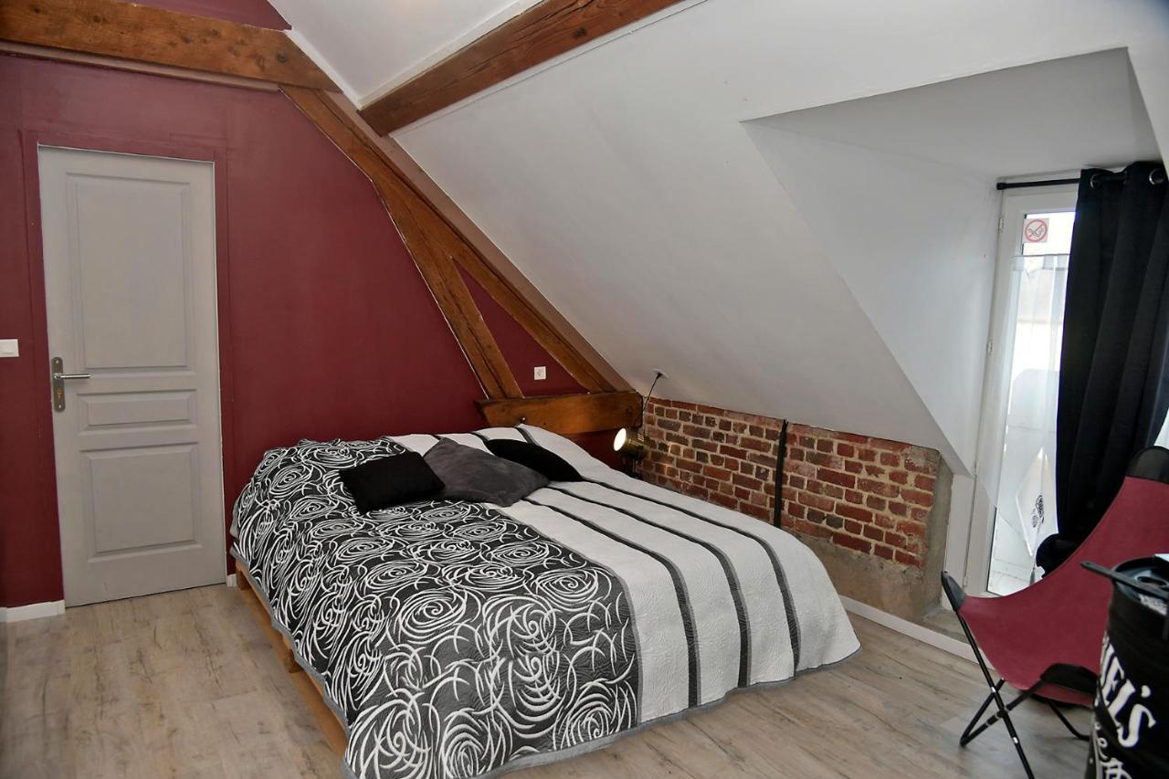 Les Colombines Bed & Breakfast Hombleux Екстериор снимка